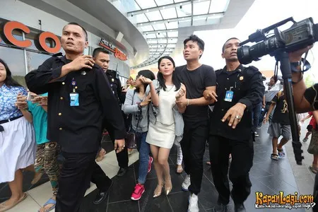 Foto Dewi Perssik