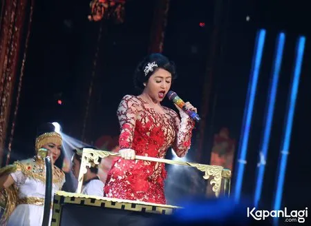 Foto Dewi Perssik