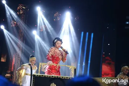 Foto Dewi Perssik