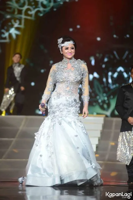 Foto Dewi Perssik