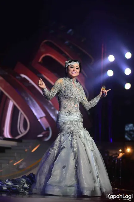 Foto Dewi Perssik