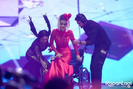 Foto Dewi Perssik