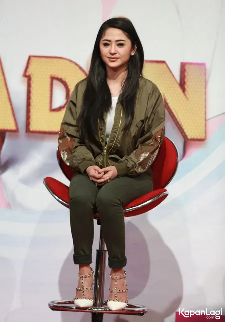 Foto Dewi Perssik
