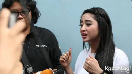 Foto Dewi Perssik