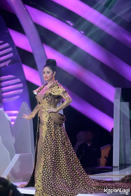 Foto Dewi Perssik