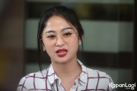 Foto Dewi Perssik