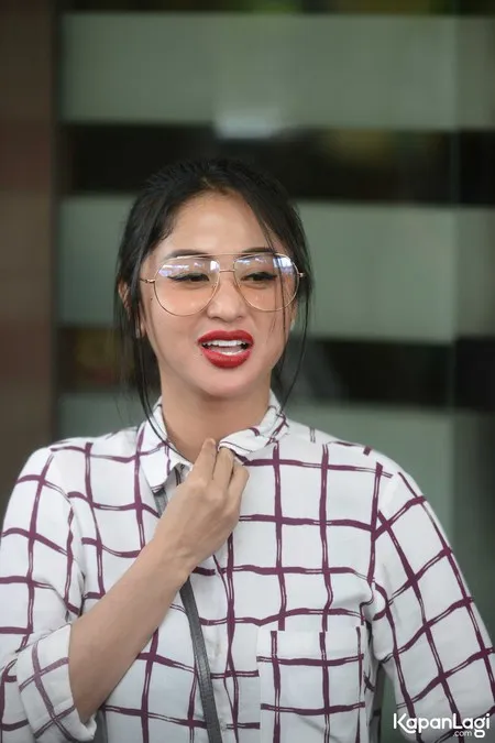 Foto Dewi Perssik
