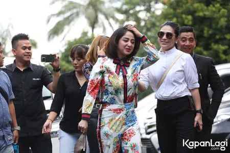 Foto Dewi Perssik