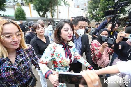 Foto Dewi Perssik