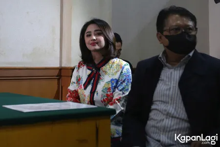 Foto Dewi Perssik