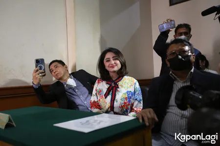 Foto Dewi Perssik