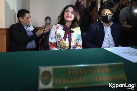 Foto Dewi Perssik