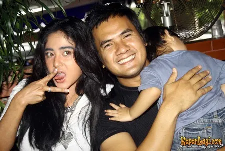Foto Dewi Perssik