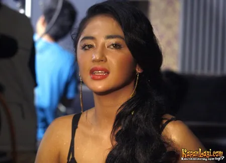 Foto Dewi Perssik