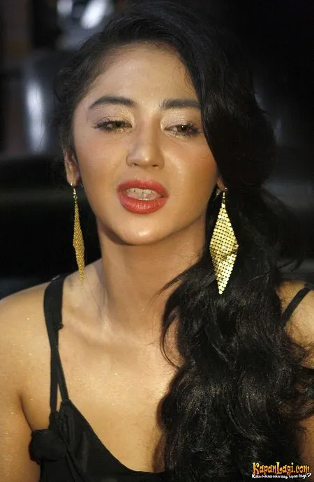 Foto Dewi Perssik