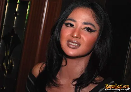Foto Dewi Perssik