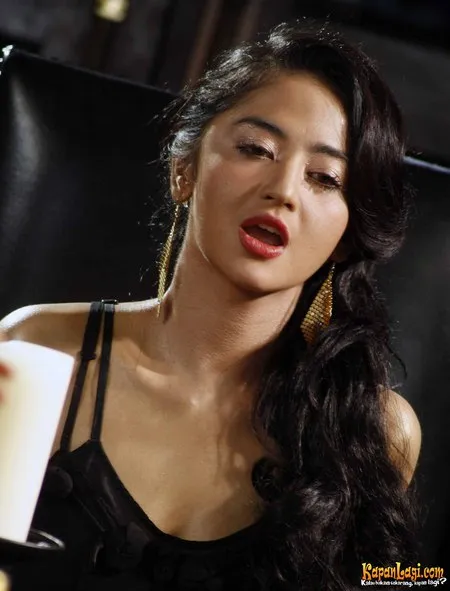 Foto Dewi Perssik