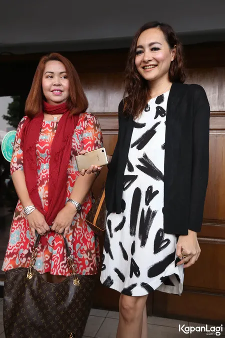 Foto Dewi Rezer
