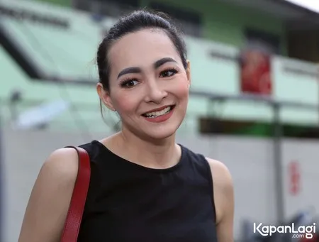 Foto Dewi Rezer