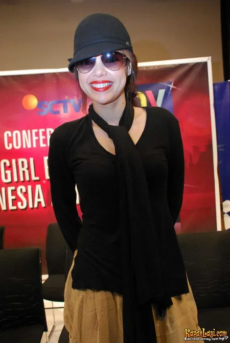 Foto Dewi Sandra