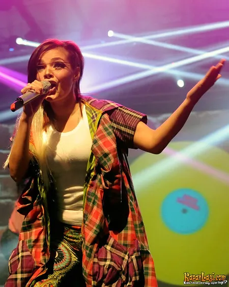 Foto Dewi Sandra
