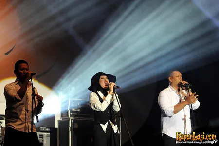Foto Dewi Sandra