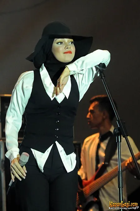 Foto Dewi Sandra