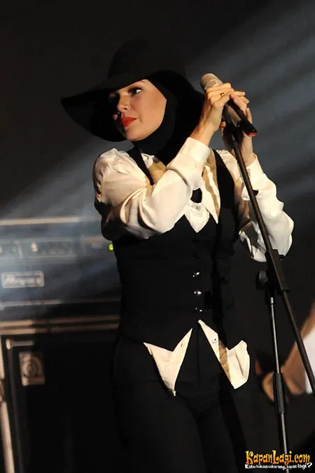 Foto Dewi Sandra