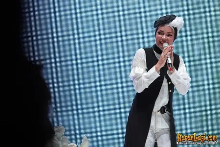 Foto Dewi Sandra