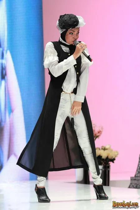 Foto Dewi Sandra