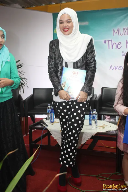 Foto Dewi Sandra