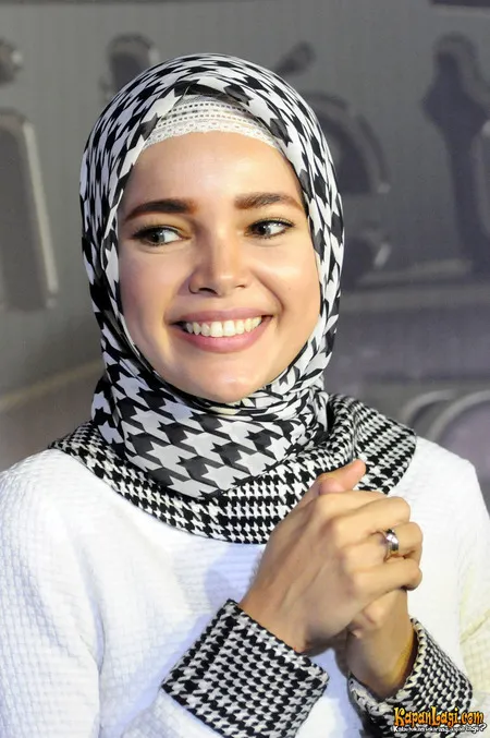 Foto Dewi Sandra