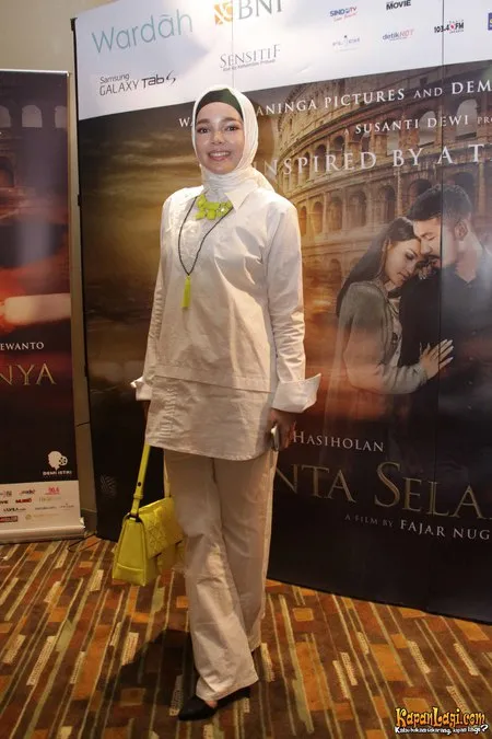 Foto Dewi Sandra