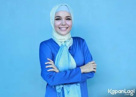 Foto Dewi Sandra. Nomor Foto: 1998