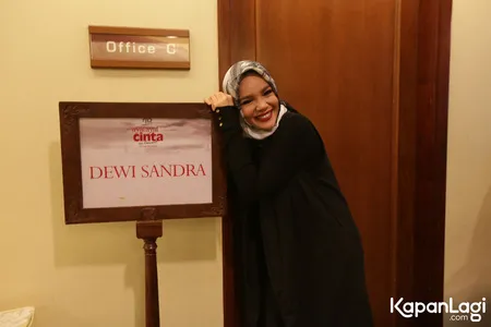 Foto Dewi Sandra