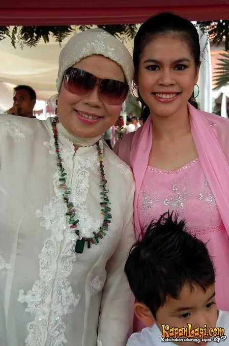 Foto Dewi Yull