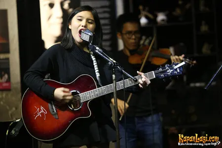 Foto Dheandra Adelina