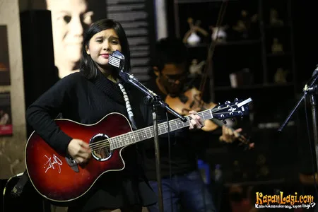 Foto Dheandra Adelina