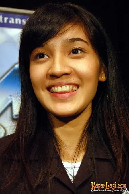 Foto Dhini Aminarti