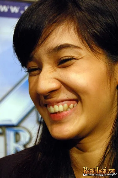 Foto Dhini Aminarti