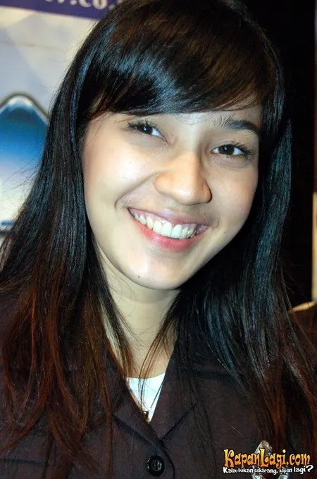 Foto Dhini Aminarti
