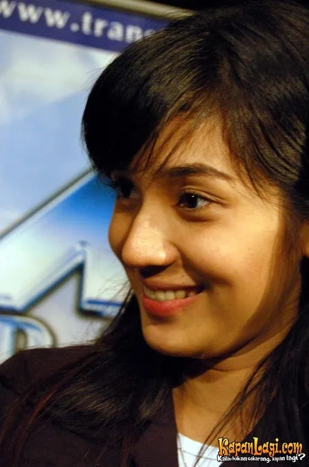 Foto Dhini Aminarti