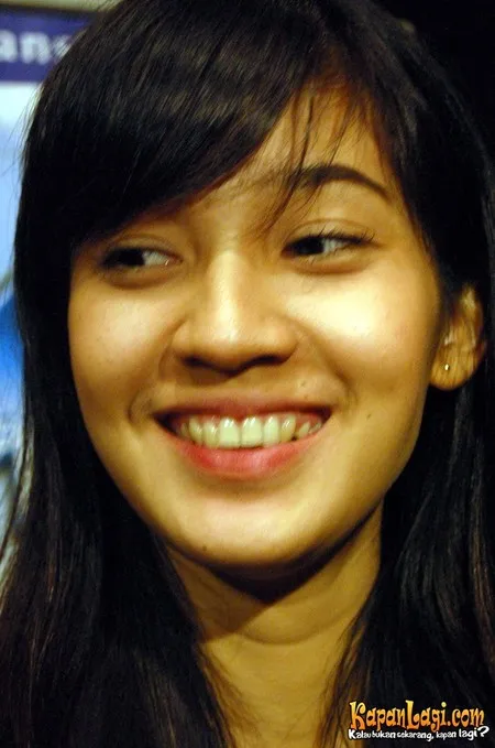Foto Dhini Aminarti