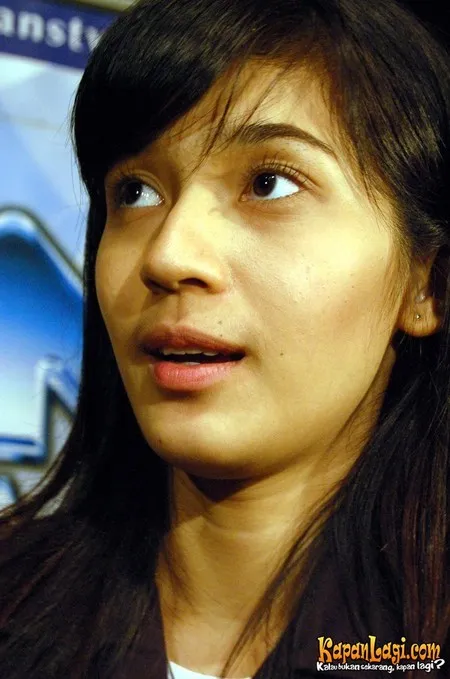 Foto Dhini Aminarti