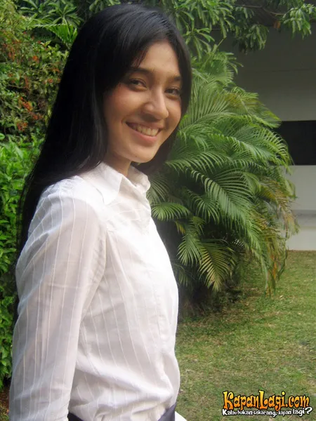 Foto Dhini Aminarti