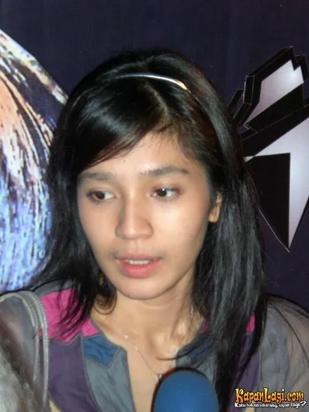 Foto Dhini Aminarti