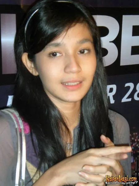 Foto Dhini Aminarti
