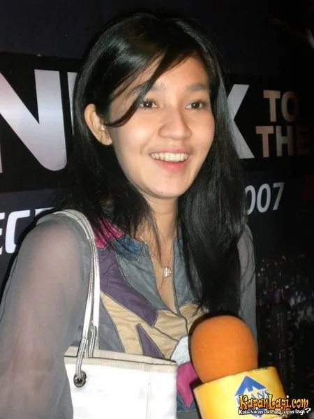 Foto Dhini Aminarti