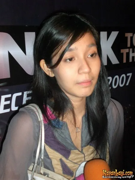 Foto Dhini Aminarti