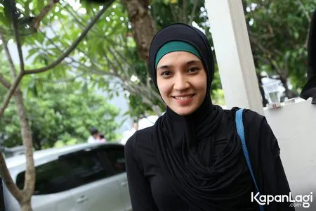 Foto Dhini Aminarti